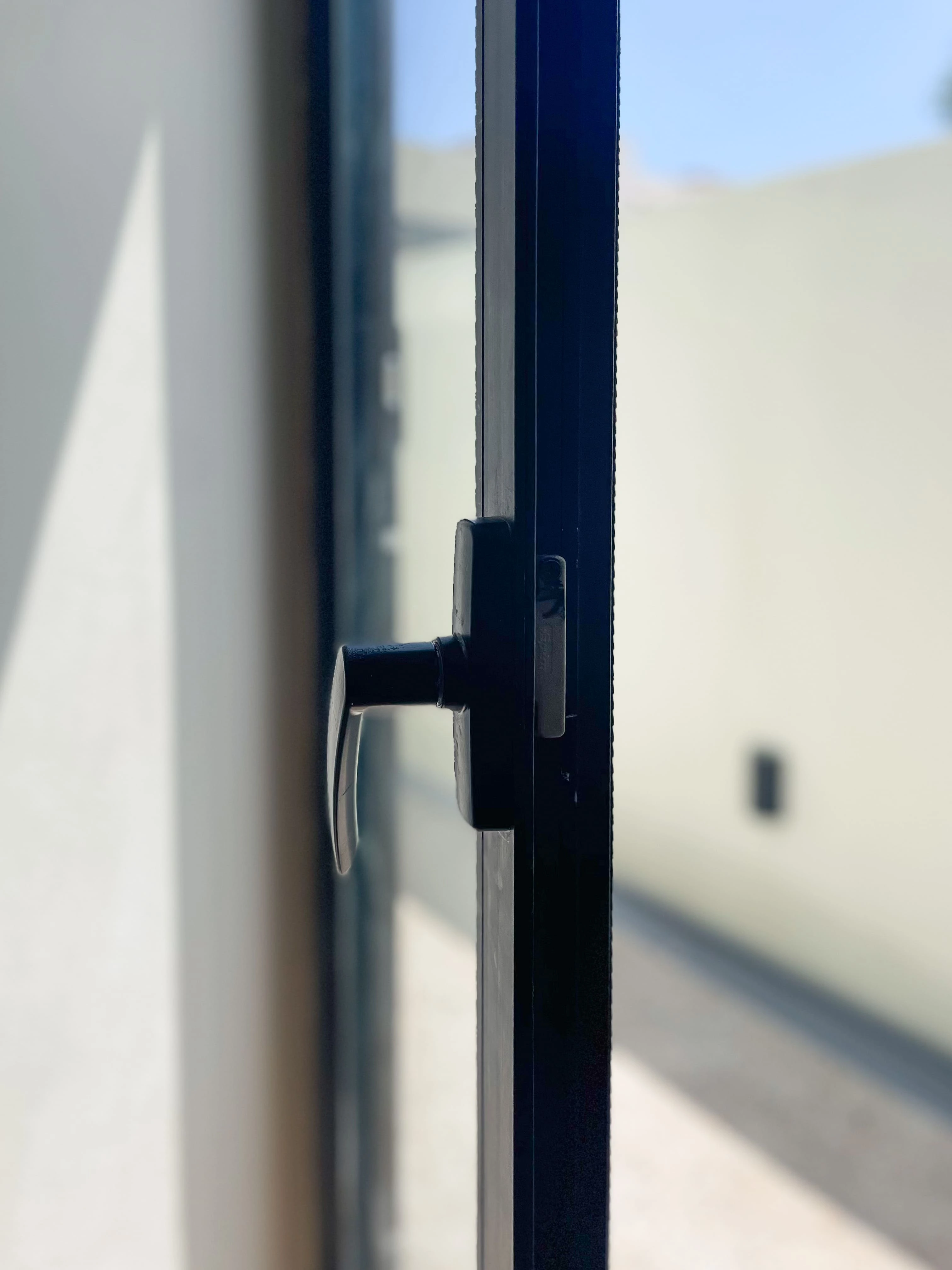 Cancelería de aluminio para residencia contemporánea