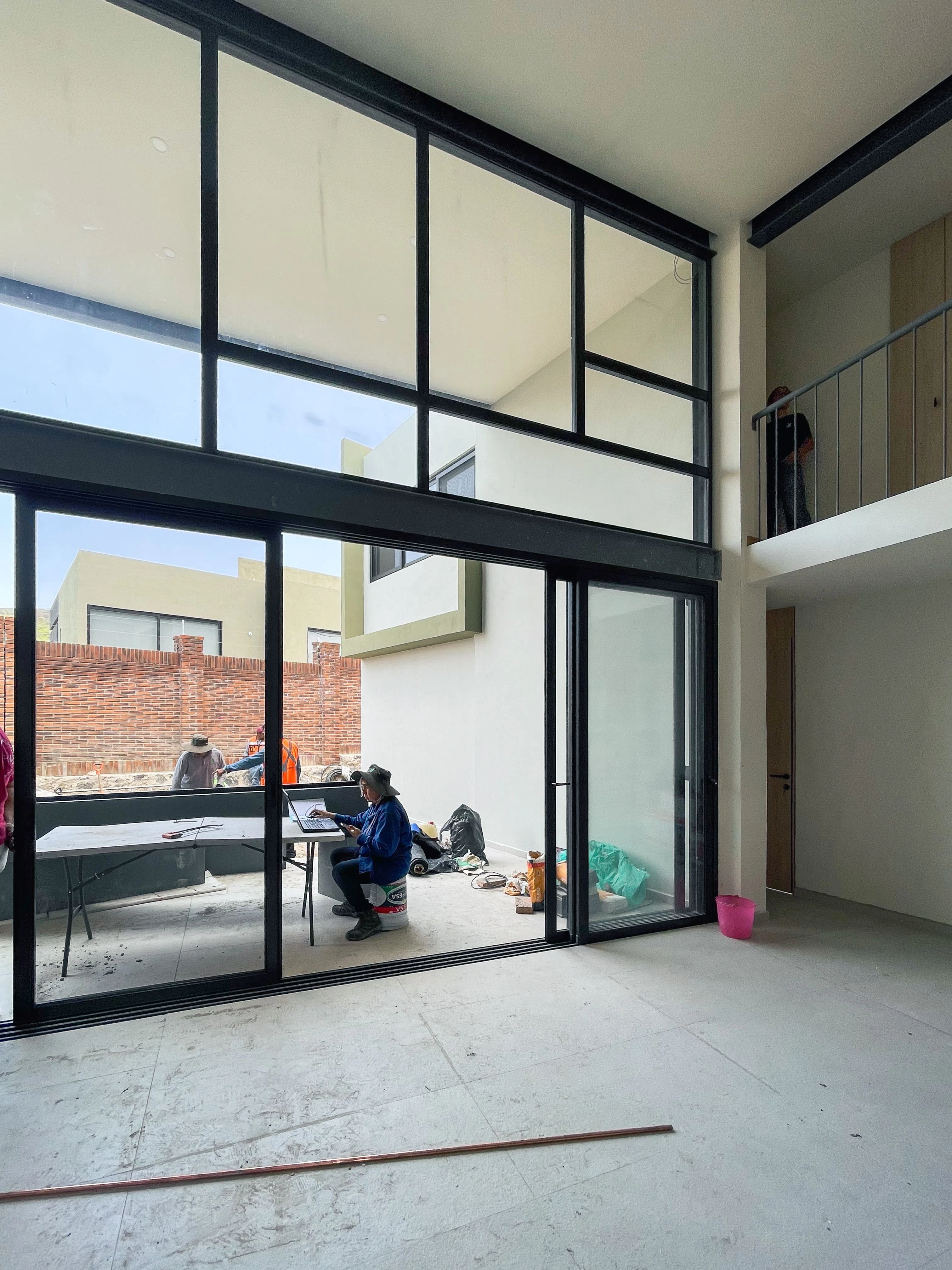 Proyecto industrial con fachada integral VEANI